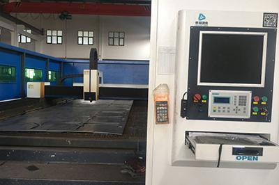 Laser cutting machine